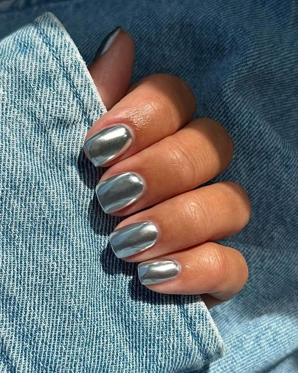 Short Square Bright Silver Chrome — Winter Chrome Nails