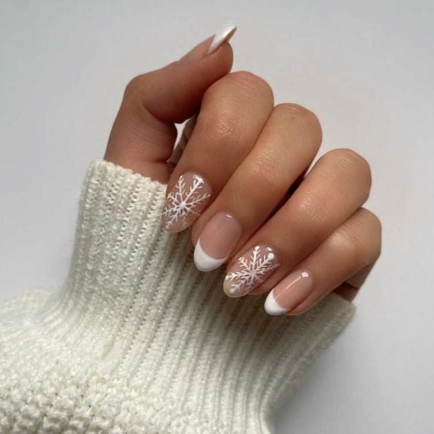 Medium Almond Nude White French Snowflake Nails, нюдовый с белым — Winter Wonderland Nails